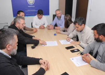 Paritarias: más gremios estatales aceptaron la propuesta salarial del Gobierno