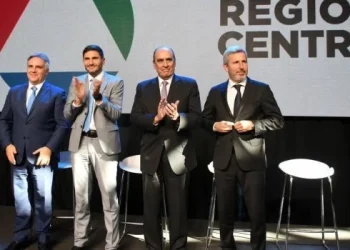 Pullaro, Frigerio y Llaryora anticiparon su apoyo a la Ley Bases y al Pacto de Mayo