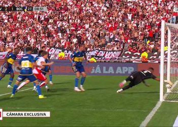 Se conoció otra contundente imagen del gol anulado a River en el Superclásico y se agranda la polémica