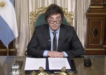 Milei anunció un superávit fiscal del 0,2% en el primer trimestre del año: “Este milagro económico responde a la motosierra”