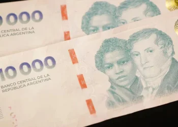 El Gobierno sugirió a los bancos que suban la tasa de plazos fijos en medio de la nueva escalada del dólar