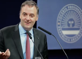 Adorni negó que el Gobierno le haya pedido 5.000 entradas gratis a la Feria del Libro