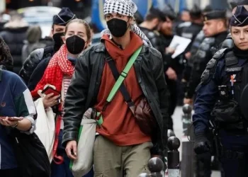 Francia: la policía de París desalojó a estudiantes pro palestinos que ocupaban la Universidad Sciences Po