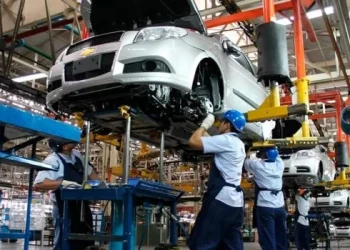 El sector automotriz no levanta cabeza y sufre el impacto de la recesión