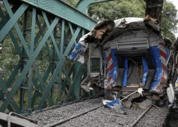 Accidente de trenes en Palermo: remueven los vagones y el sindicalismo le apunta al Gobierno