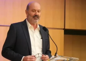 Sturzenegger advirtió que el ajuste podría ser mayor si no se aprueba la Ley Bases