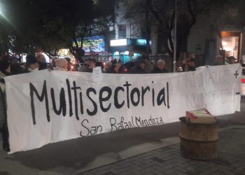 Reclamaron por los altos costos de los servicios con “quema de boletas” en el Kilómetro Cero