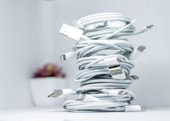 ¿El cargador de tu celular se calienta?: causas, consejos y soluciones para evitar poner en riesgo al teléfono
