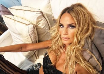 Sabrina Rojas contó que estuvo en pareja a sus 18 años con un famoso conductor de la bailanta: de quién se trata