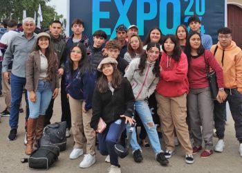 Alumnos de la escuela técnica de Las Malvinas son parte de la Expo Todo Láctea que se desarrolla en Córdoba