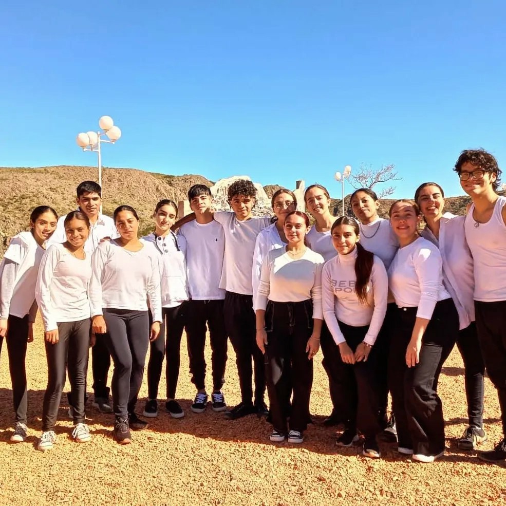 Alumnos de la escuela San Francisco Solano filmaron un video por el Día del  Himno en Los Reyunos - Diario San Rafael