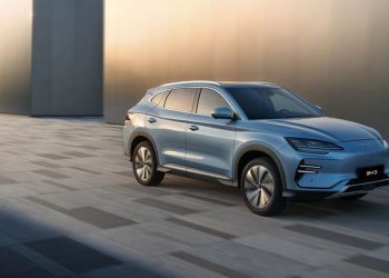 Autos eléctricos: Tesla fue destronado por una marca china como la de más ventas en 2023
