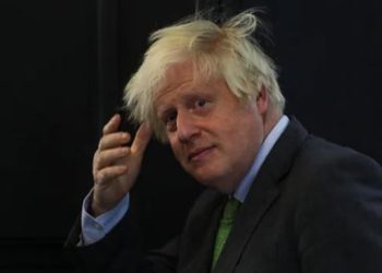 Boris Johnson introdujo norma del carné de votante pero olvidó el suyo para sufragar