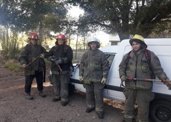Los bomberos voluntarios de la Villa 25 de Mayo recibieron su primer móvil y una antena para fortalecer su labor