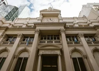 El BCRA podría salir a vender dólares si el cepo continúa