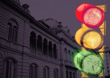 El semáforo del Gabinete: quiénes tienen luz verde para seguir y quiénes roja para irse