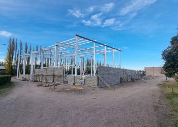Un año después del incendio, la reconstrucción de Plastiandino está en marcha