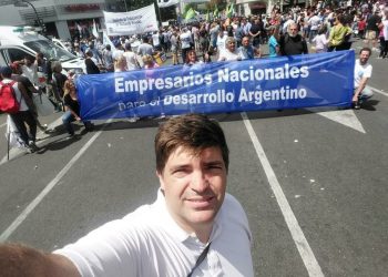 Pymes marchan hoy para protestar contra las políticas económicas de Milei y la liberación de tarifas