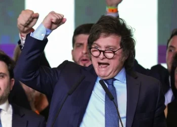 Milei celebró la anulación de la condena a Chocobar: “Un tiro para el lado de la justicia”