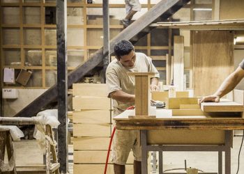 Se agudiza la recesión: la actividad industrial de las pymes cayó 18,3% en abril