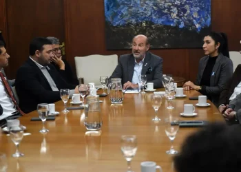 “Nosotros denunciamos”: el Gobierno se defiende por el escándalo del programa Enlazados