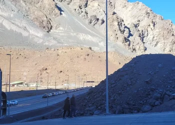 Un corte de luz complicó la atención en la aduana argentina
