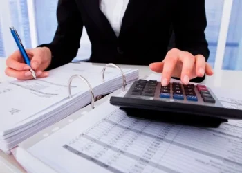 Impuesto a las Ganancias: a quiénes alcanzará si se aprueba la Ley Bases en el Senado