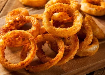 Una receta muy económica y sencilla: El ingrediente secreto para hacer unos aros de cebolla muy ricos