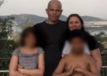 Adolescente asesinó a toda su familia porque le quitaron el celular