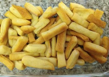 Fáciles y económicos: El ingrediente secreto para hacer unos palitos salados sin gluten  y veganos