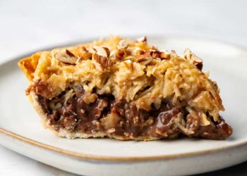 Cómo hacer un pastel de chocolate alemán de forma rápida y sencilla
