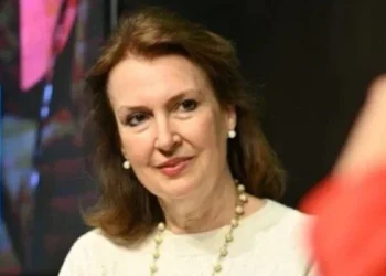 La canciller Mondino viajó a Milán para promover las inversiones energéticas italianas