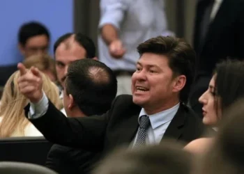 Insultos a los gritos en una comisión de Diputados