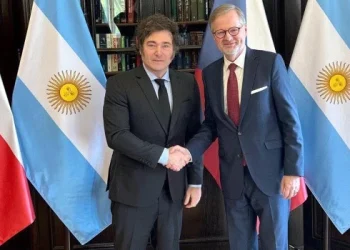 En su gira europea Milei se reunió con el primer ministro de República Checa