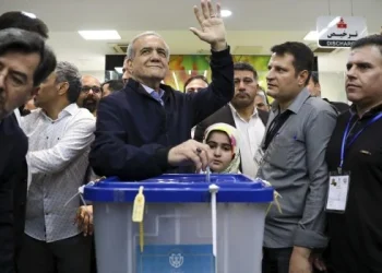 Un reformista y un ultraconservador se jugarán la presidencia iraní en la segunda vuelta