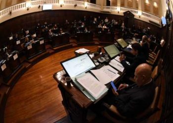 El Senado convirtió en ley prevenir el abuso de licencias y la copa municipal