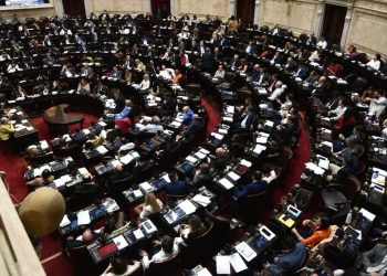 Anoche se trataba una nueva fórmula jubilatoria para recomponer los salarios de los abuelos