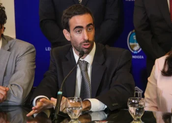 Aguinaldo y pago de deuda: cómo afecta las cuentas públicas de Mendoza