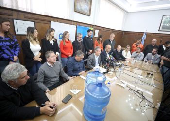 Expusieron las pruebas de cómo La Pampa vende agua envasada que les cede gratis Punta del Agua