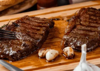 Económico y tierno: el corte de carne que pocos conocen y se puede hacer a la parrilla