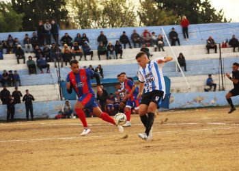 Deportivo Argentino volvió a ganar y se subió a la cima del torneo