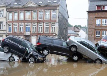 Actualidad mundial: Europa bajo el agua, tensiones migratorias y desastres inmobiliarios