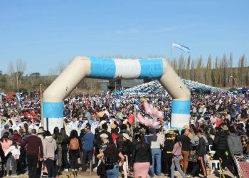 La Villa 25 de Mayo brilló con el Pericón en una jornada dominguera que resaltó los valores patrios