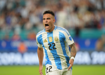 Copa América: con doblete de Lautaro Martínez, Argentina superó a Perú