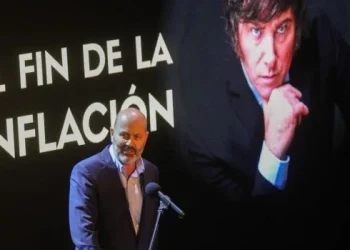 Para Sturzenegger se debe «ponderar el superávit fiscal» porque «es un logro extraordinario»