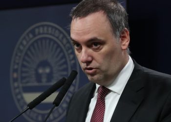 Adorni habló del gasoducto: “Siempre cumplimos con la ley”