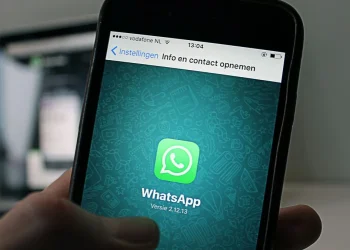 Qué es el Vishing: la nueva estafa que se lleva a cabo por WhatsApp