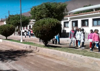 Tragedia en escuela de Salta: un niño murió al caer a un pozo ciego junto a dos compañeritos