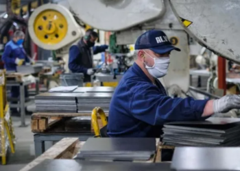 La industria sigue en caída: según la UIA, en mayo la actividad tuvo un retroceso de 14,3%