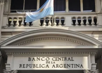 El Gobierno confía en que los bancos adherirán al canje de bonos con seguros en su totalidad